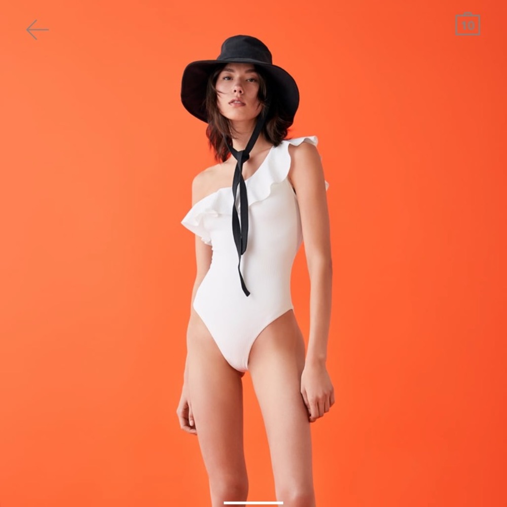 One piece one shoulder ruffle white swimsuit
